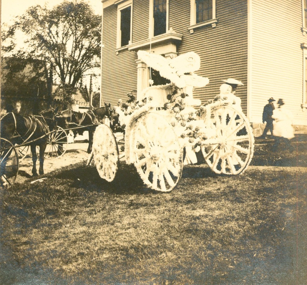 1906-Carnival-Mrs-JH-Evans.jpg