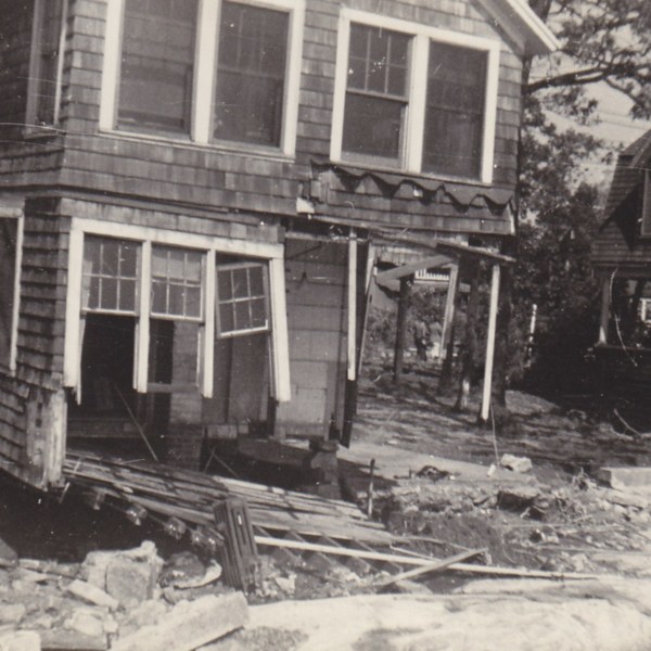 Mrs. Harry J. Read's cottage #1.jpg