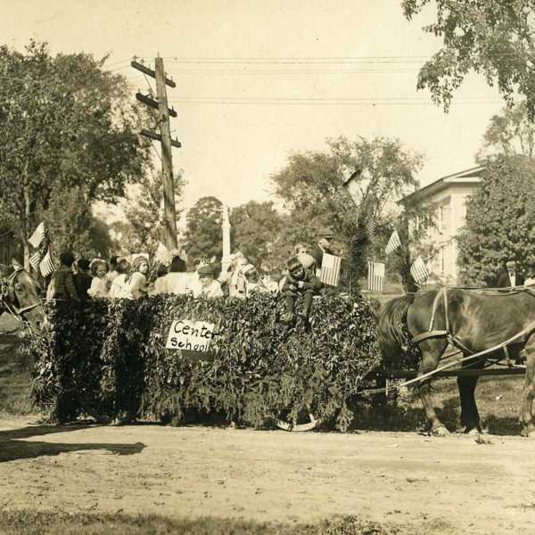 1909-Carnival-Center-School-float-2.jpg